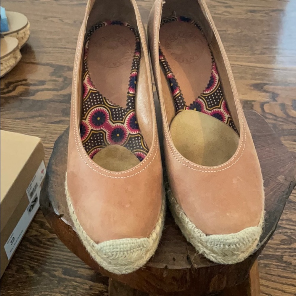 brown wedges